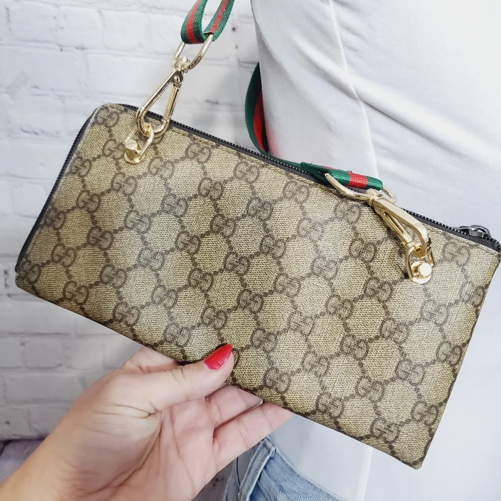 Authentic Gucci Brown Monogram Crossbody Bag. Includes 3 Straps. - Picture 13 of 15